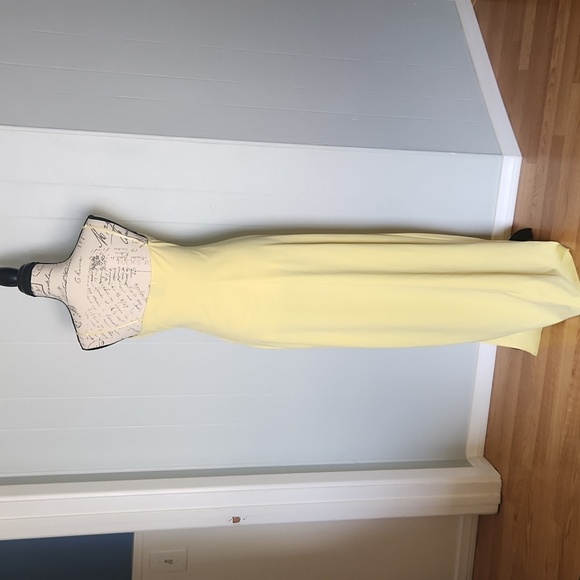 Windsor Elegant Yellow Women's Dress Size Medium - Picture 4 of 6